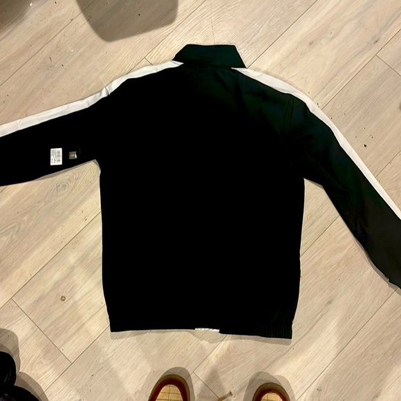 NBA Black upswing jacket - Picture 2 of 3